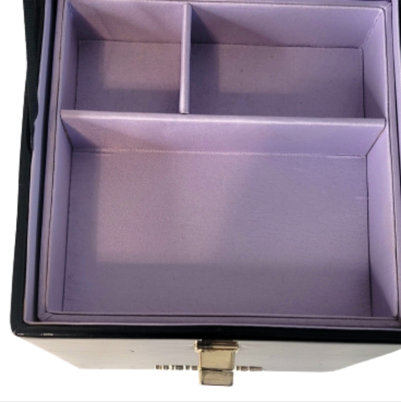 !SOLD!💰 Victoria's Secret Black and Purple Satin Lined Jewelry Box - Picture 4 of 14